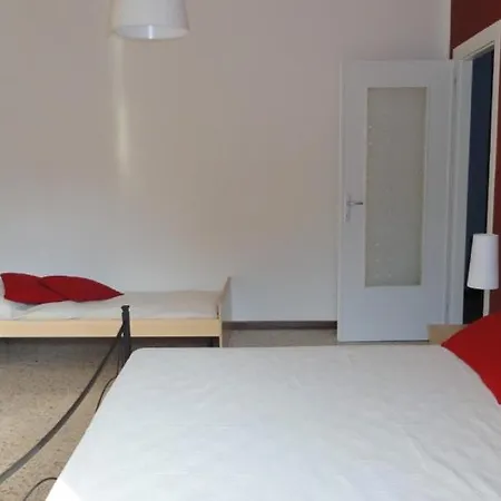 Casa Elisa Ottima Posizione E Parcheggio Gratuito 公寓 韦尔巴尼亚