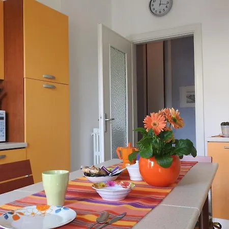 Casa Elisa Ottima Posizione E Parcheggio Gratuito * 韦尔巴尼亚